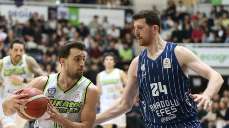 Anadolu Efes deplasmanda Merkezefendi Belediyesi Basket'e yenildi