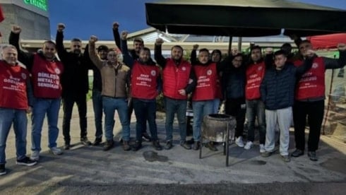 Maaşlar 71 bin TL oldu, işçiler halay çekerek kutladı