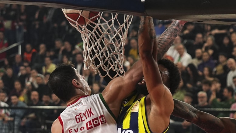 Fenerbahçe Beko deplasmanda Karşıyaka'yı farklı yendi