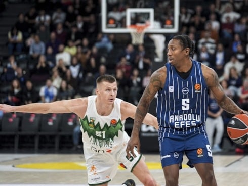 Nefes kesen maç Anadolu Efes'in