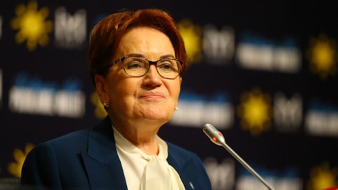 Akşener, Denizli'de adayları tanıttı