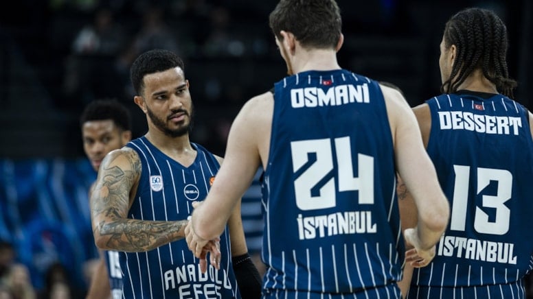 Anadolu Efes Eurolegue'de 9 maç sonra kazandı