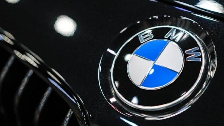 BMW'nin uygun fiyatlı elektrikli sedanı tanıtıldı: Seri üretim için gün sayıyor