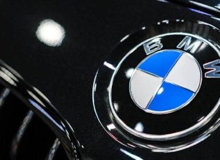 BMW'nin uygun fiyatlı elektrikli sedanı tanıtıldı: Seri üretim için gün sayıyor