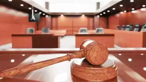 Eşi denemek için gönderilen isimsiz çiçek kusur sayıldı