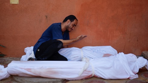 İsrail’den hastane yakınına saldırı: Ölü ve yaralılar var