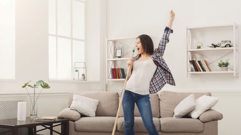 Yıkama yok, deterjan yok! Kışın halıları pırıl pırıl yapan formül