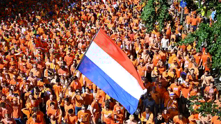 Hollandalı taraftarlar Dortmund'u renklendirdi: EURO 2024 yarı final coşkusu