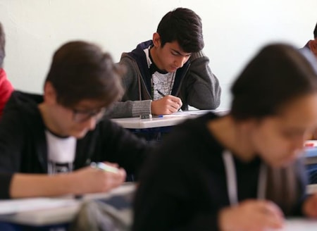 Milli Eğitim Bakanı açıkladı: Bu derslerde geçme notu 70'e yükseltildi 