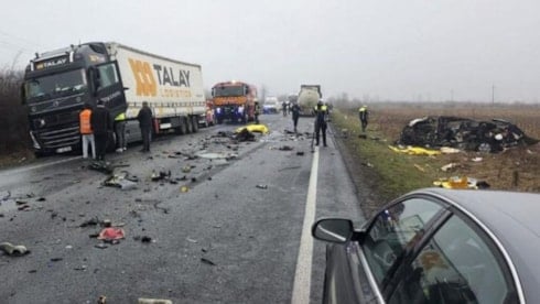 Deplasmana giderken feci kaza 7 taraftar hayatını kaybetti