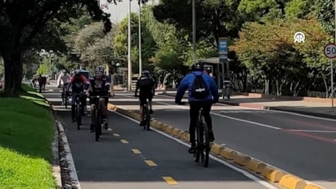 O ülkede bütün otomobiller ve motosikletler kontak kapattı